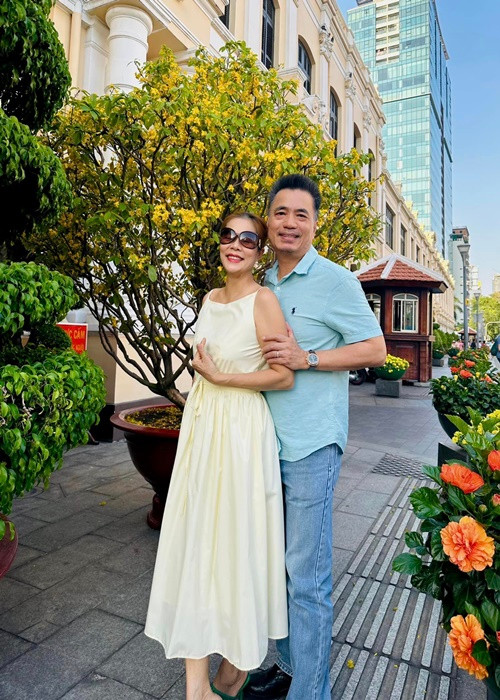 Mỹ Lệ chia sẻ trong cuộc phỏng vấn với Vietnamnet, vợ chồng cô đi lên từ hai bàn tay trắng.