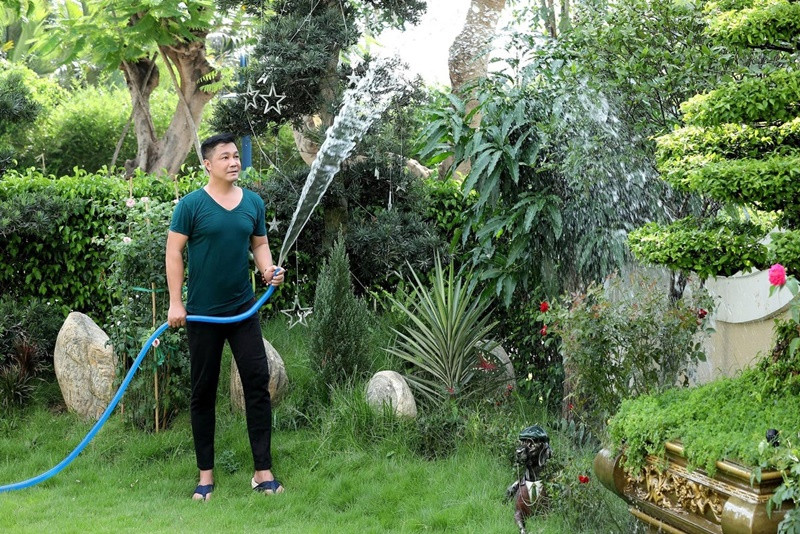 Biệt thự của Lý Hùng có một khu vườn nhỏ. Ảnh: FB Lý Hùng.