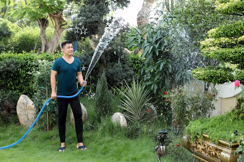 Biệt thự của Lý Hùng có một khu vườn nhỏ. Ảnh: FB Lý Hùng.