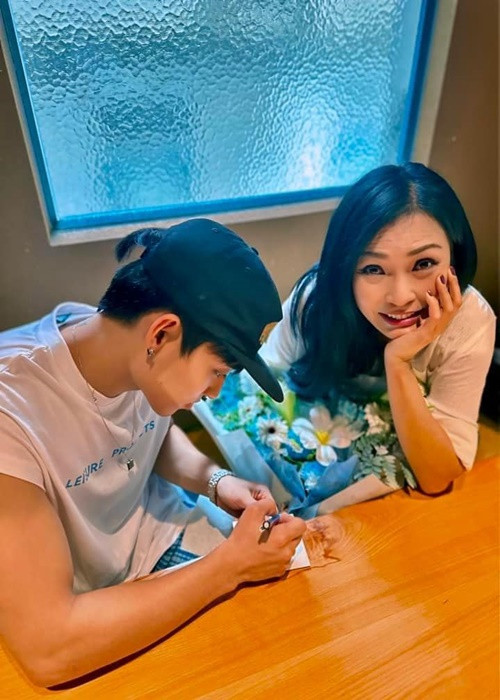 MONO gây bất ngờ khi xuất hiện trong dàn khách mời của Phương Thanh.