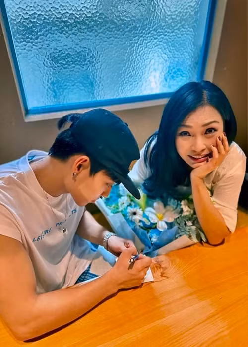 MONO gây bất ngờ khi xuất hiện trong dàn khách mời của Phương Thanh.