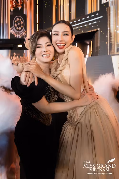 Thùy Tiên cũng giữ mối quan hệ tốt đẹp với bà Teresa - Phó Chủ tịch Hoa hậu Hòa bình Quốc tế. Ảnh: Miss Grand Vietnam.