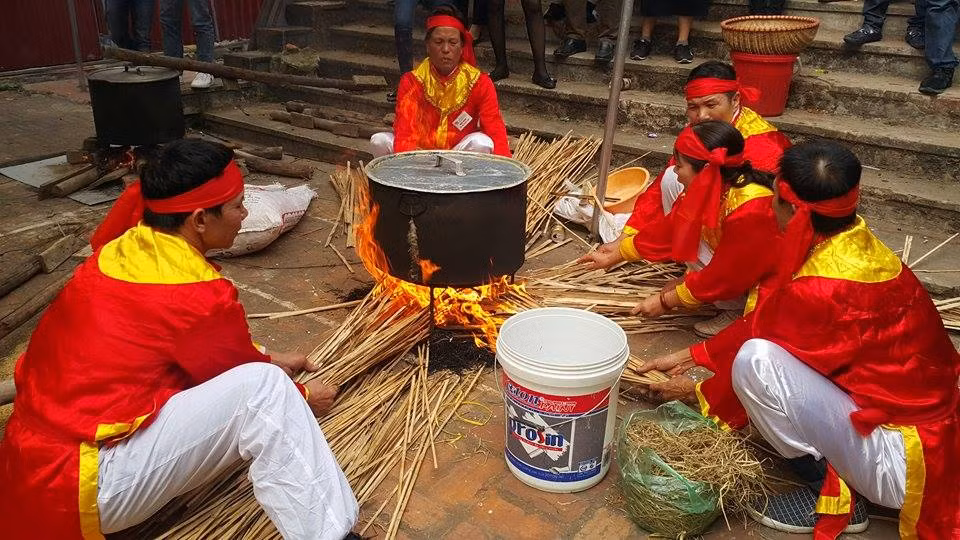 Các nghệ nhân thêm phấn khích.