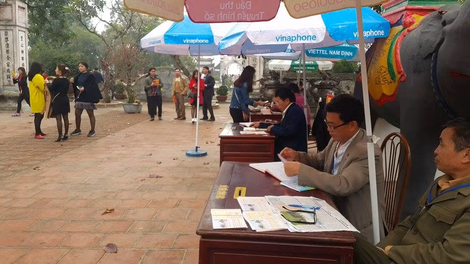 Chua khai hoi, den Tran tap nap khach, tai xuat hinh anh khong dep-Hinh-13