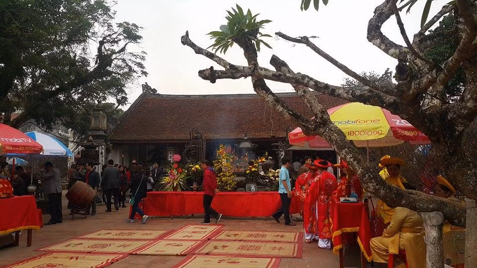 Chua khai hoi, den Tran tap nap khach, tai xuat hinh anh khong dep-Hinh-12