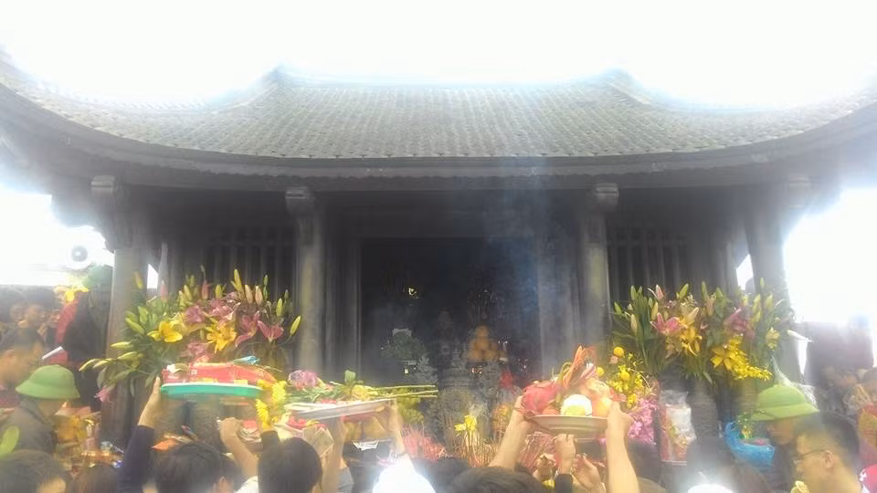 Chùa Đồng Yên tử luôn là nơi tấp nập du khách.