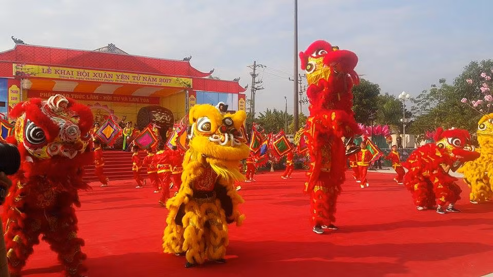 Màn múa lân sư rồng hấp dẫn.