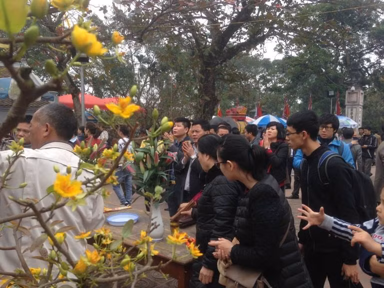 Nam Dinh: Hon 2.000 nguoi dam bao an ninh le Khai an den Tran-Hinh-4