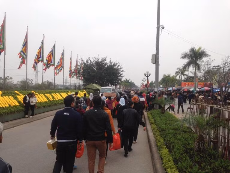 Nam Dinh: Hon 2.000 nguoi dam bao an ninh le Khai an den Tran-Hinh-17