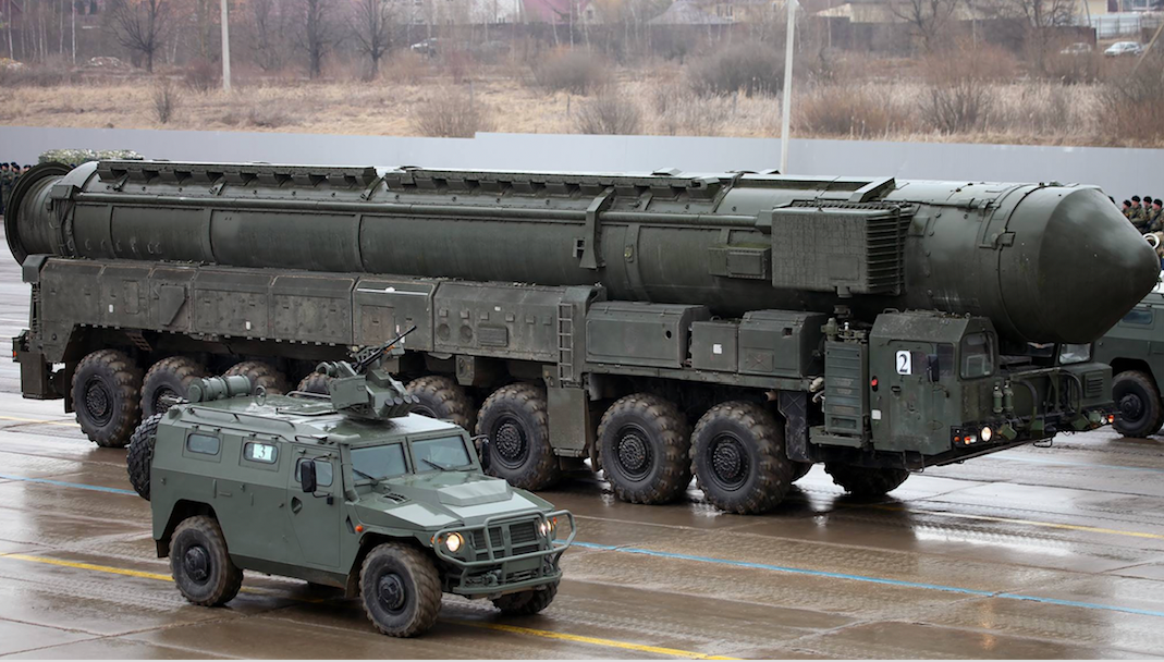 Tên lửa RS-24 Yars được giới thiệu vào năm 2010, nó có trọng lượng phóng 49.600 kg; chiều dài 23 m; đường kính 2 m; có khả năng mang ít nhất 3 đầu đạn hạt nhân với đương lượng nổ 500 kT hoặc 6 đầu đạn 150 - 300 kT.