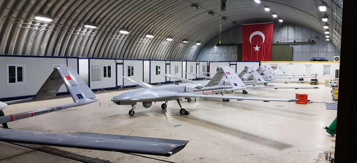 Mặc dù vậy diễn biến bất ngờ đã tới, khi theo nguồn tin từ trang Avia-pro thì chỉ trong ngày 19/10 đã có tới 5 chiếc Bayraktar TB2 của Azerbaijan bị phá hủy trong vài giờ bởi một loại vũ khí bí mật.