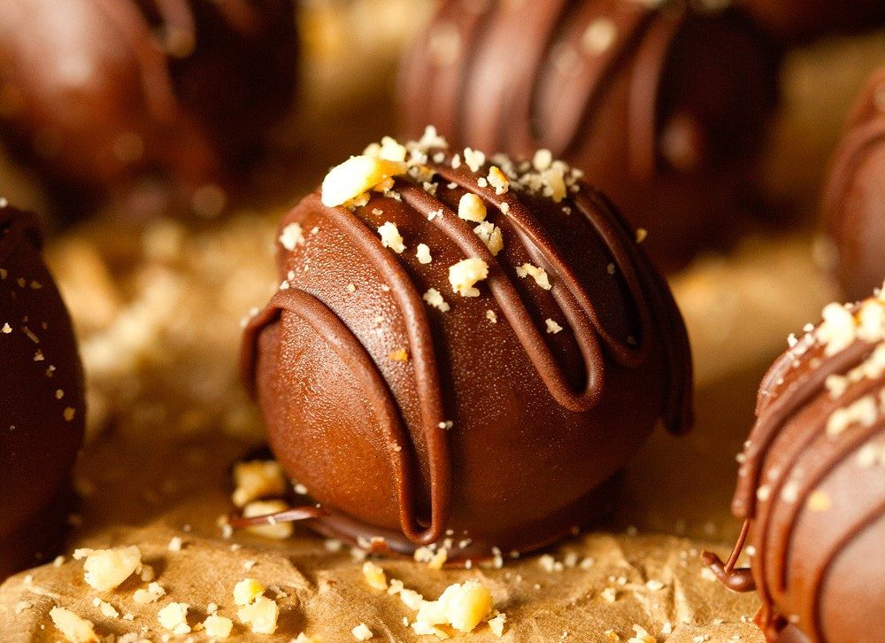 Đồng thời, bạn nên tránh xa những loại thực phẩm không tốt cho não bộ của bạn như bánh quy, bánh ngọt, sôcôla hay kẹo. Ảnh: bep360.