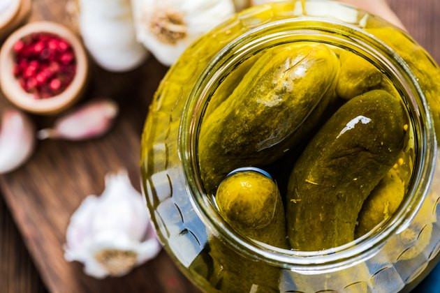 DHA đóng vai trò chính trong cấu trúc của não, da và võng mạc mắt của bạn, làm giảm viêm, giúp chống lại các bệnh như bệnh tim mạch và ung thư.