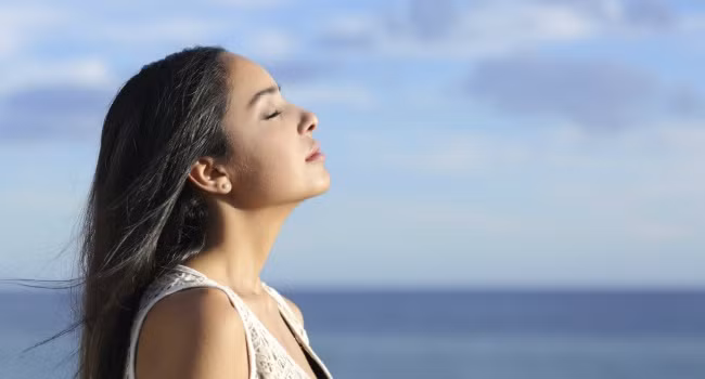 Tuy nhiên bạn có thể kiểm soát căng thẳng chỉ bằng cách hít thở: hãy hít vào trong bốn giây, giữ trong bốn giây và thở ra trong bốn giây.