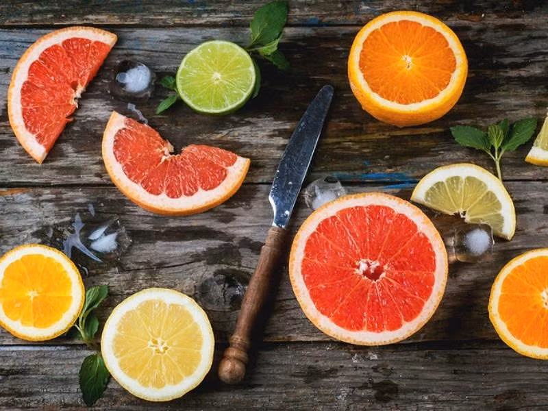 Bạn có thể sử dụng tinh dầu cam chà lên cổ tay và các điểm mạch mỗi khi bạn cảm thấy căng thẳng sẽ thấy bớt căng thẳng gần như ngay lập tức.