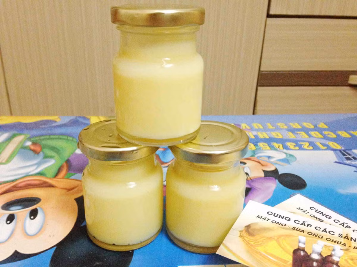 Bên cạnh đó, sữa ong chúa giúp làm chậm lão hóa da do chứa rất nhiều khoáng chất silicon giúp gia tăng sản xuất collagen một cách tự nhiên. Ảnh: danangsale.