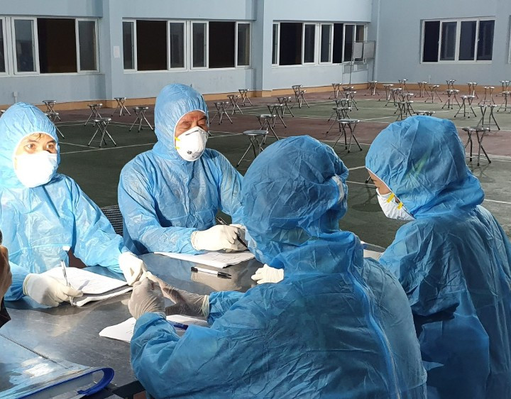 Quảng Ninh liên tục đón các đoàn công dân từ nước ngoài về nước cách ly tại tỉnh. Sân bay Vân Đồn hiện chỉ đón các chuyến bay giải cứu, chuyến bay thương mại hoặc chuyến bay chuyên gia.