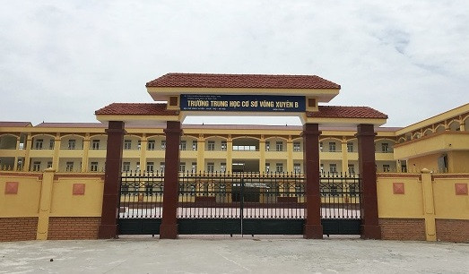 Trường THCS Võng Xuyên B, huyện Phúc Thọ là 1 trong 6 điểm cách ly tập trung có quy mô 150 giường, nằm trong phương án chuẩn bị các khu thu dung điều trị F0 để sẵn sàng cho mọi tình huống của huyện Phúc Thọ.