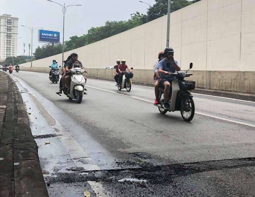 Giai đoạn 1 bắt đầu từ ngày 4/8 đến 14/8/2021, Sở GTVT thực hiện phương án cấm tất cả phương tiện lưu thông qua hầm Kim Liên theo hướng Đại Cồ Việt đi Xã Đàn để phục vụ thi công.