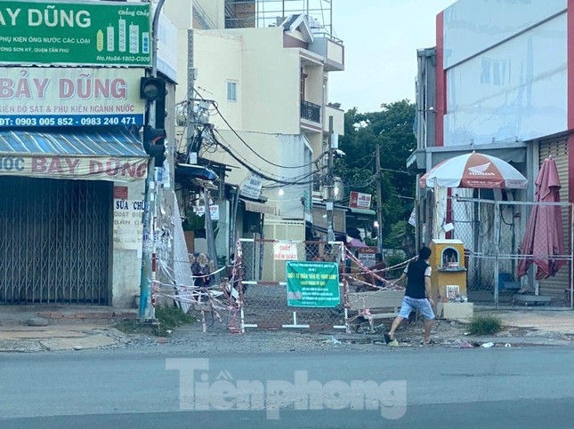 Khắp Sài Gòn, hầu như con hẻm nào cũng tự rào như vậy.