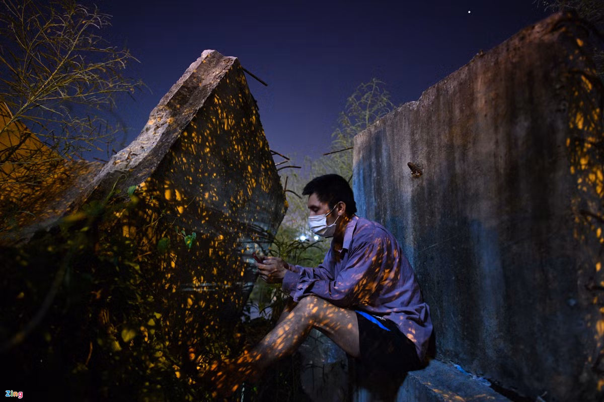 Cong nhan mac ket giua dich, tru minh o da cau-Hinh-2