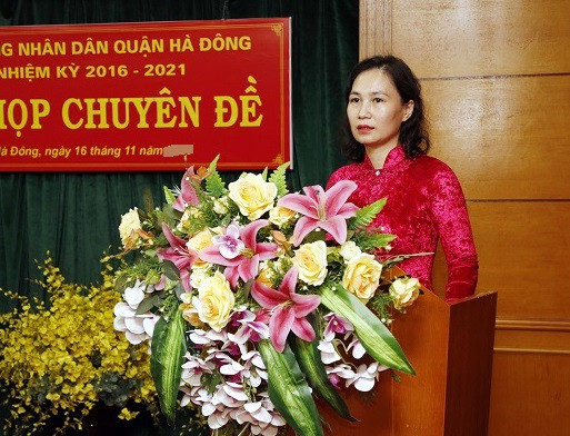 Chủ tịch UBND quận Hà Đông 2021-2026 - bà Cấn Thị Việt Hà. 