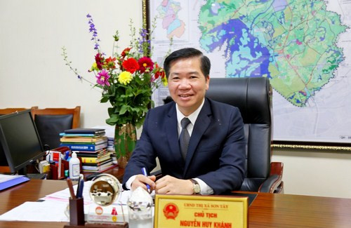 Chủ tịch UBND thị xã Sơn Tây với 2021-2026 - ông Nguyễn Huy Khánh.