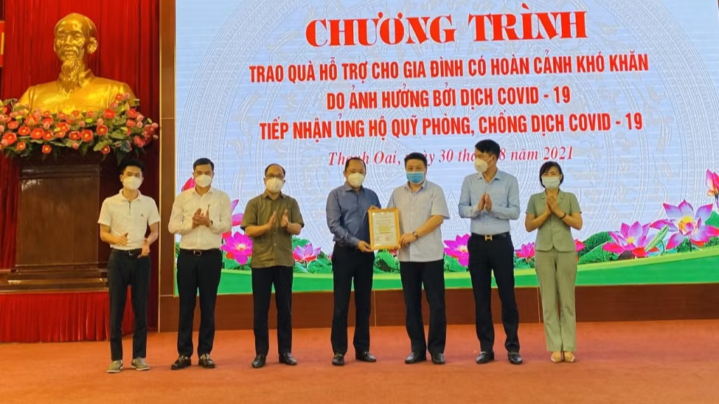 Nhung phan qua am ap gui cac ho gia dinh co hoan canh kho khan boi COVID-19-Hinh-4