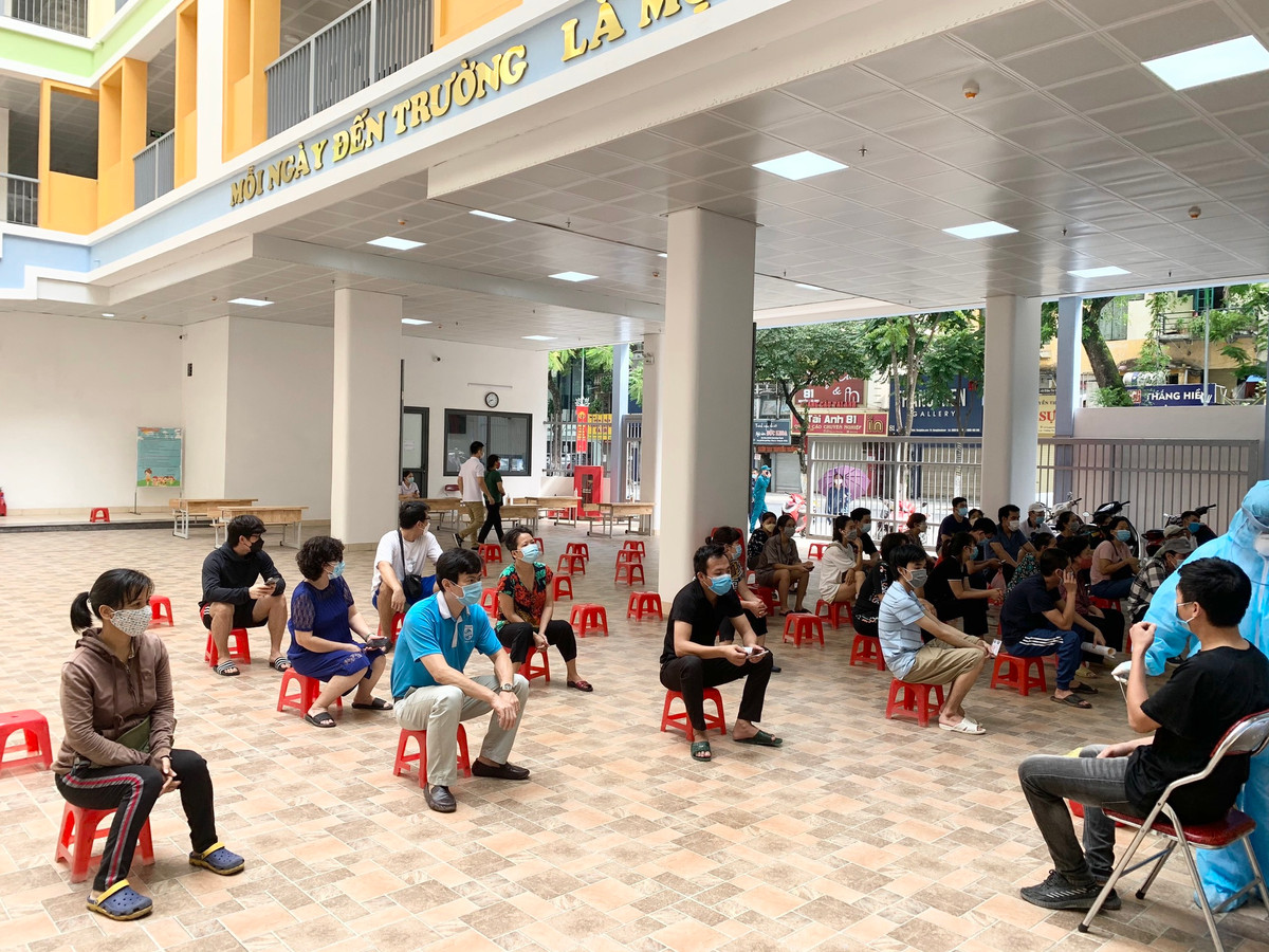 Bi thu Thanh uy Ha Noi yeu cau tang cuong kiem soat nguoi ra duong-Hinh-2