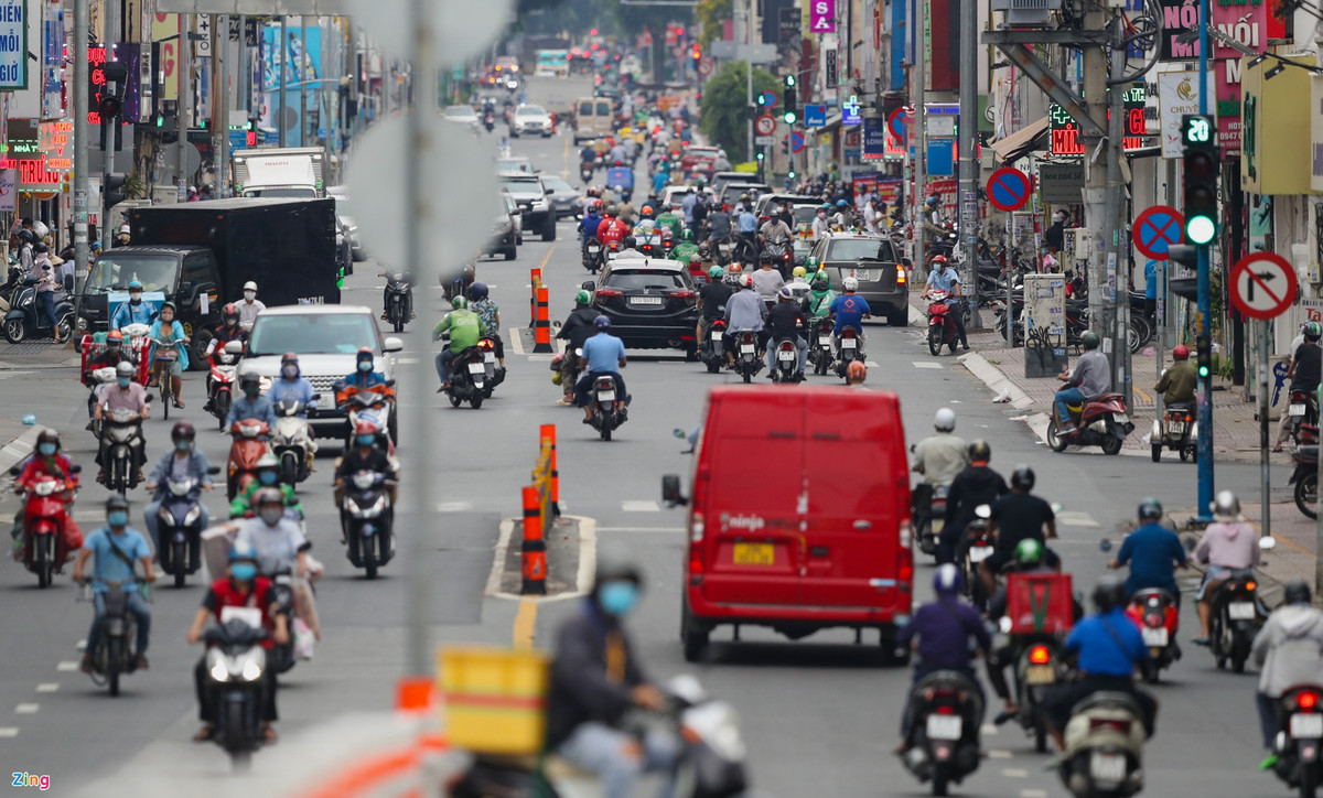 Từ 27/4 đến sáng 20/8, TP.HCM ghi nhận 164.342 ca nhiễm, là tâm dịch lớn nhất cả nước. Để tiếp tục nâng cao hiệu quả theo chỉ đạo Chính phủ, Thành ủy và UBND thành phố tiếp tục nâng cao, siết chặt các biện pháp phòng dịch. Trong ảnh là đường Hai Bà Trưng, quận 1 lúc 14h.