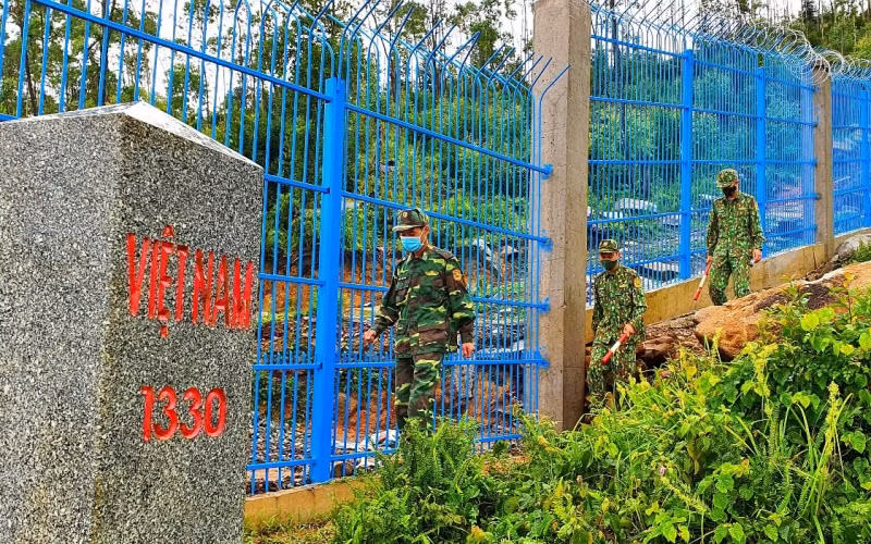  Quảng Ninh: Từ đầu năm đến nay, BĐBP tỉnh Quảng Ninh đã bắt giữ 164 vụ, với 344 đối tượng và đã khởi tố bốn vụ với 13 đối tượng về tội tổ chức cho người khác XNC trái phép qua biên giới. 