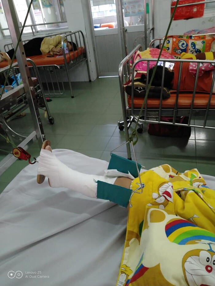 Be 4 tuoi gay chan o lop, co giao noi ly do gay buc xuc-Hinh-4