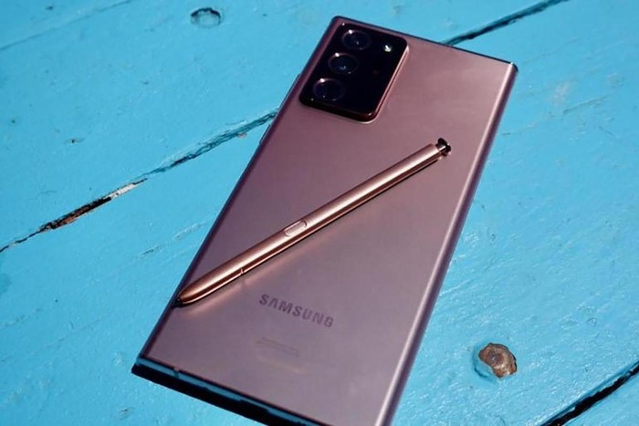 Samsung Galaxy Note 20 và S20 nằm trong số các smartphone tốt nhất hiện nay. Gần như mọi công nghệ di động tiên tiến nhất của Samsung đều có mặt trên máy, bên cạnh đó Note 20 còn hỗ trợ bút cảm ứng S Pen. Dòng Note và Galaxy S năm nay đều tập trung vào 5G và trải nghiệm camera.