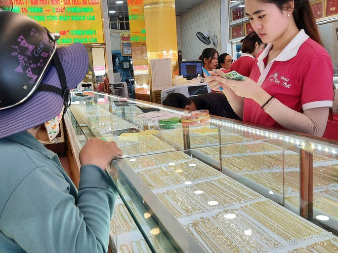 Gia vang hom nay 5/11: Bien dong du doi theo dien bien bau cu My