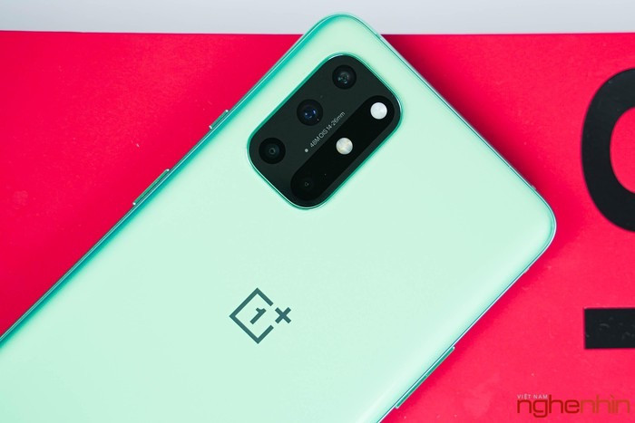 Camera trên Oneplus 8T 5G cũng tương tự như người anh 8 Pro 5G trước đó mình đã trải nghiệm, giao diện dễ dùng. Với 4 cảm biến 48Mp f/1.8, siêu rộng 16Mp f/2.2, 5Mp f/2.4, 2MP f/2.4 mang lại nhiều tính năng chụp ở những ngữ cảnh khác nhau, Ai nhận diện và tối ưu màu hiệu quả.