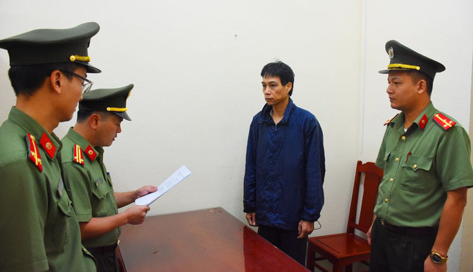 47 bac si, dieu duong BV Tam than Thanh Hoa “tuon” thuoc ra ngoai ban