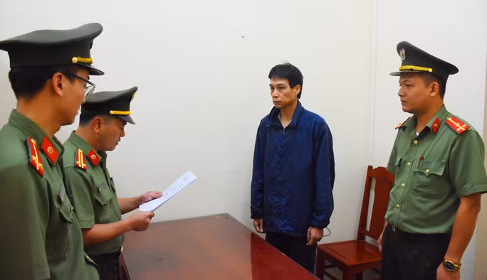 47 bac si, dieu duong BV Tam than Thanh Hoa “tuon” thuoc ra ngoai ban