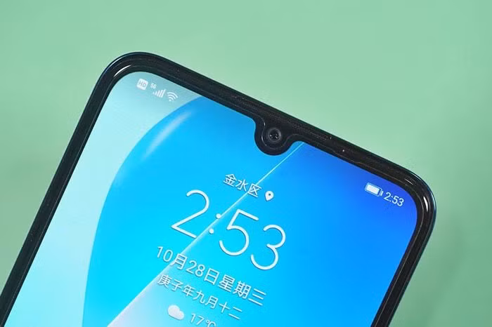 Máy ảnh selfie 16 MP, f/2.0.