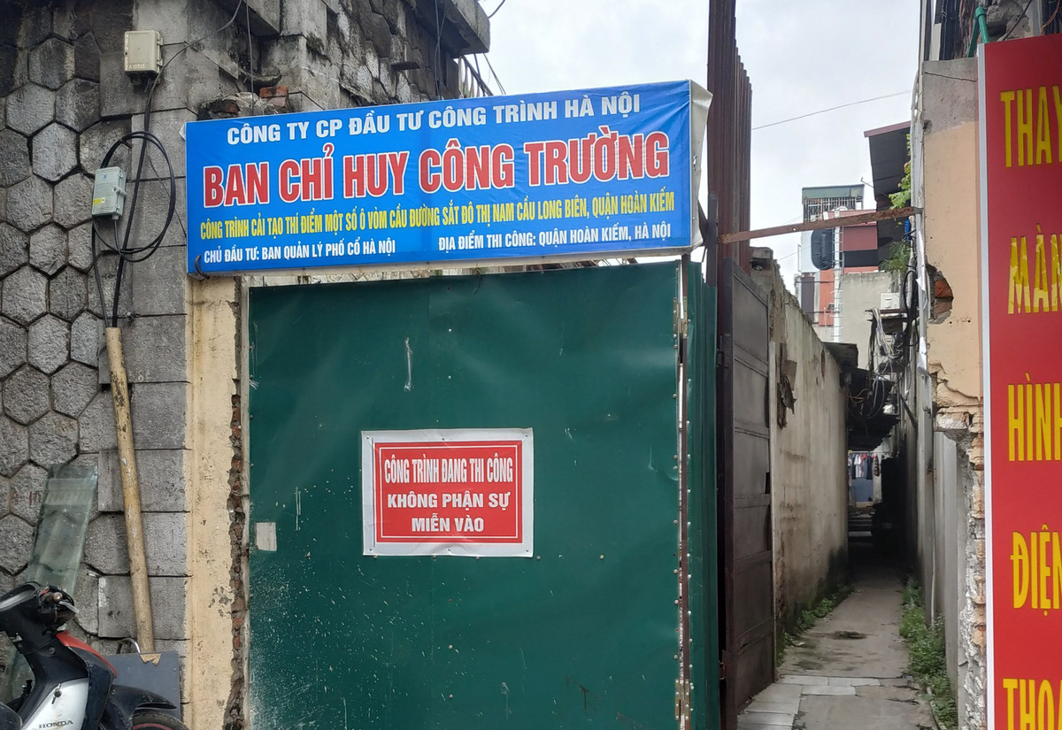 Ban quản lý phố cổ Hà Nội tiến hành đục thí điểm 5 vòm cầu dẫn đường sắt phía Nam cầu Long Biên. Đây là các vòm cầu số 79, 80, 81, 82, 83, đoạn nối từ Hàng Cót đến Hàng Giấy.