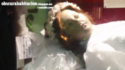 Rung ron voi canh xac uop 300 tuoi bat ngo mo mat nhin du khach