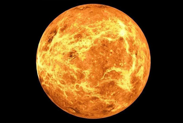 Sau khi nhận ra rằng Adamski không thể hiểu được, anh ta chuyển sang cử chỉ và thần giao cách cảm. Anh ta tự gọi mình là “O”, và Adamski sau đó gọi anh ta là Orthon, đến từ sao Kim, và đến để điều tra các sự kiện phát sinh gần đây trên Trái Đất, về nhiều vấn đề trọng đại mà Trái Đất phải đối mặt, trong số đó có thực nghiệm vụ nổ hạt nhân của Hoa Kỳ.