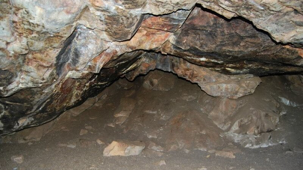 Tin tức trong miệng hố Vredefort có một lượng lớn về vàng và kim cương, với trữ lượng khoảng 1.000 tấn ngay lập tức đã lan truyền khắp thế giới và ngày càng thu hút nhiều người tìm đến miệng hố va chạm để đãi vàng.