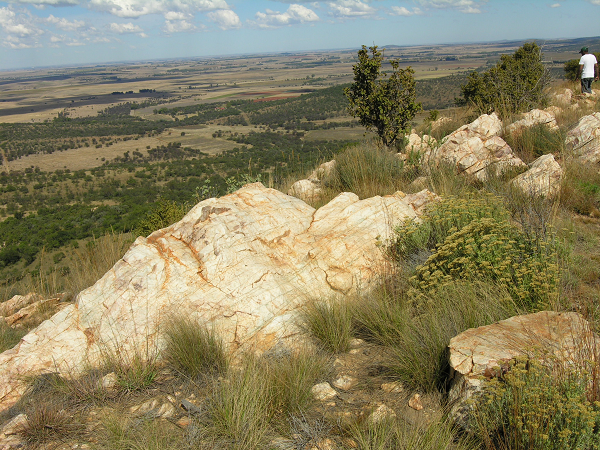 Theo đó, không một ai hay bất kỳ tổ chức nào có thể đến đây để khai thác vàng, kim cương. Nhờ vậy, người dân ở nơi đây vẫn được sống trong yên bình.