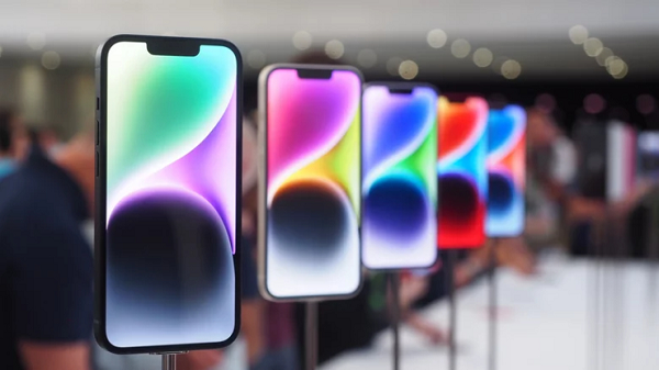 iPhone 14 và 14 Plus sở hữu cảm biến để chống rung khi quay video. Ở mặt trước, Camera 12 Mp, tự động lấy nét cùng hệ thống nhận khuôn mặt TrueDepth cũng là điều khiến người dùng vô cùng yêu thích.