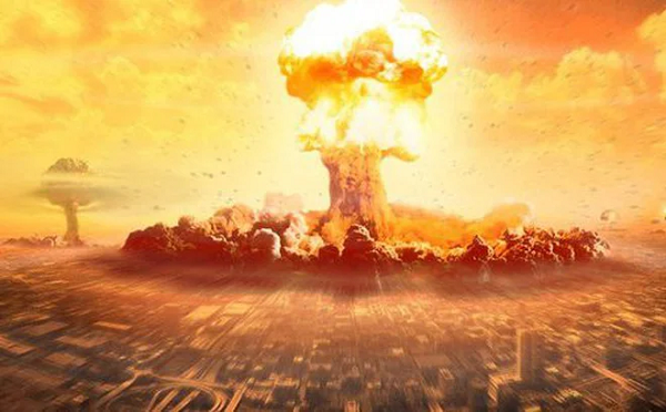 Vũ khí hạt nhân ( bom hạt nhân) hay còn được gọi với tên tiếng Anh là nuclear weapon là một loại vũ khí hủy diệt hàng loạt với sức công phá khủng khiếp mà nguyên lý hoạt động là sự xảy ra của các phản ứng phân hạch hoặc hợp hạch gây ra.