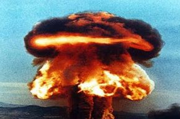 Theo lý thuyết, nếu con người có thể làm chủ được năng lượng phản vật chất và có thể đạt được tỷ lệ chuyển hóa 100% khối lượng thành năng lượng thì lúc đó chúng ta mới có thể đạt tới khả năng hủy diệt Trái Đất hoàn toàn.