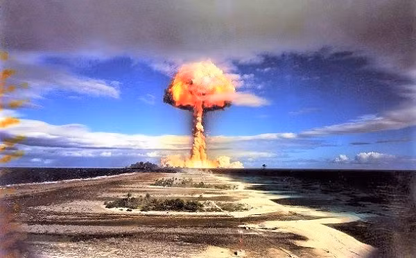 Đến lúc đó lúc đó con người có thể sẽ tuyệt chủng hàng loạt, còn Trái Đất thì vẫn sẽ tiếp tục tồn tại giống như sau những thảm họa đại tuyệt chủng trước đó.