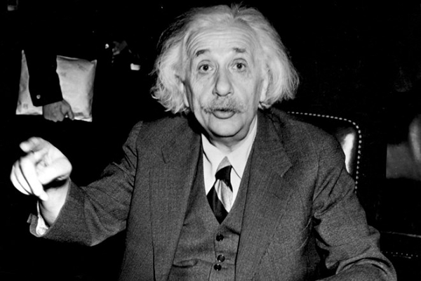 Gần 70 năm sau, phán đoán của Einstein đã chính xác. Vào năm 2018, các nhà khoa học đã tìm được bằng chứng cho thấy loài chim có thể cảm nhận từ trường Trái Đất bằng các cơ quan cảm thụ đặc biệt trong mắt, nhạy cảm với sự thay đổi của từ trường.