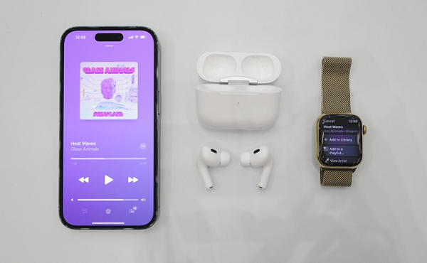 Từ lâu, người dùng Android đã có được công nghệ tần số quét nhanh hơn, cũng như tần số quét động, nhưng thật ngạc nhiên khi Apple phải mất nhiều thời gian như vậy. Apple luôn áp dụng một số thuật ngữ tiếp thị ưa thích để thay vì cái tên chung chung “tần số quét động”.