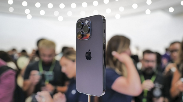 Tuy nhiên, thực tế là LG đã thực hiện điều đó đầu tiên với LG V10. Công ty Hàn Quốc đã giới thiệu "Second Screen”, để cung cấp cho người dùng một cách khác để tương tác với các thông báo.